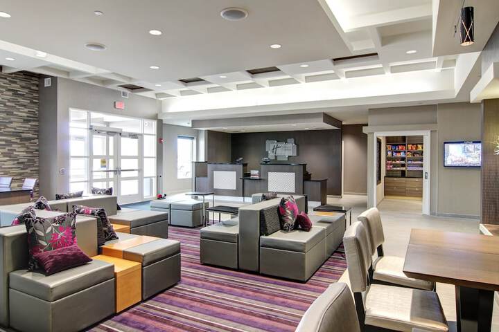 Holiday Inn Express Fargo SW - I-94 Medical Center by IHG