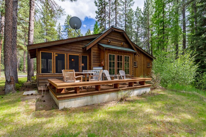 Lake Creek Lodge