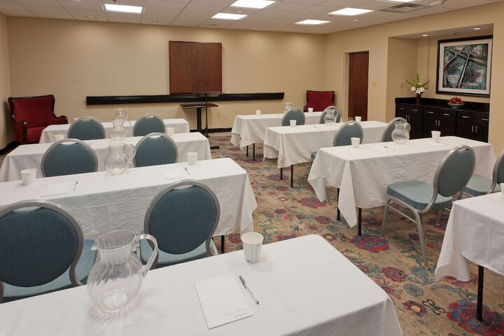 Hampton Inn & Suites McComb