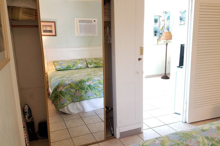 Room 185 of 218