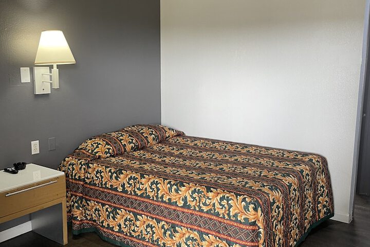 Room 27 of 31
