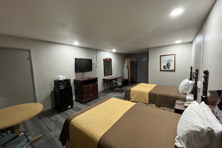 Room 14 of 16