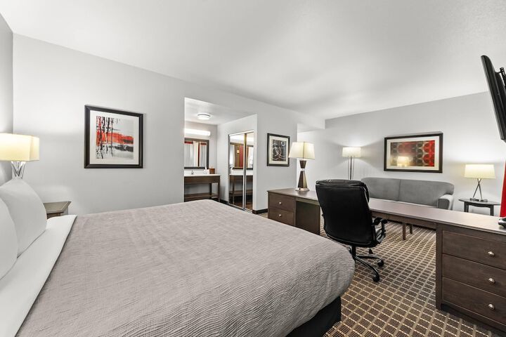 Quality Inn & Suites Pearsall