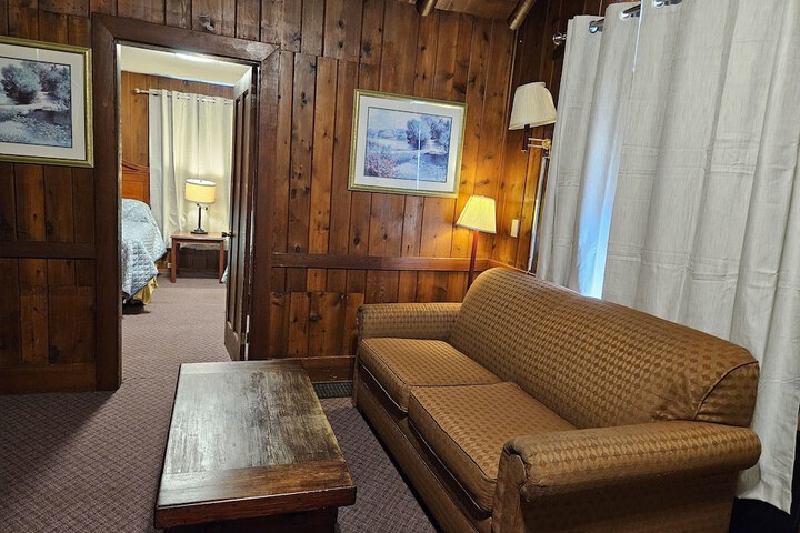 Room 73 of 88