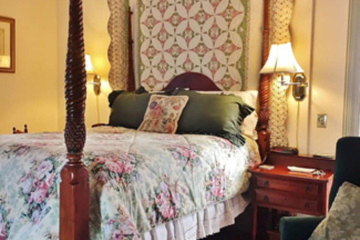 Inn at the Canal Bed & Breakfast
