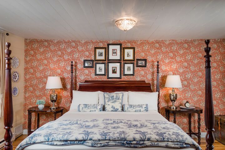 The Mast Farm Inn
