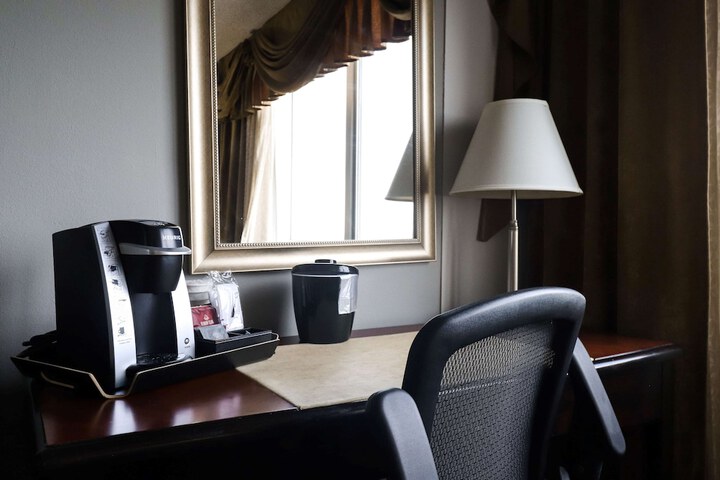 Room 14 of 40