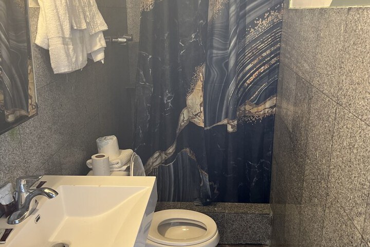 Room 7 of 17