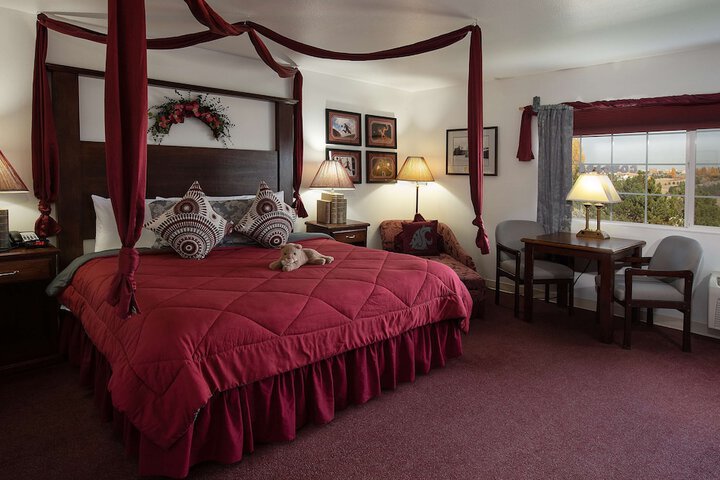 Room 13 of 32