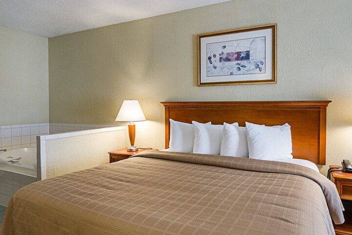 Room 14 of 30