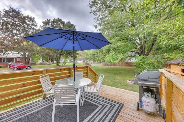 Greenbrier River Retreat w / Deck - Steps to Trail!