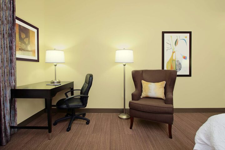 Room 10 of 33