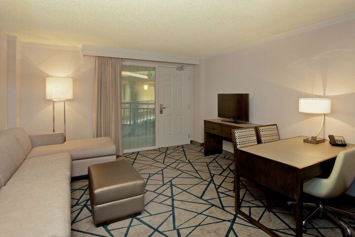 Room 32 of 86