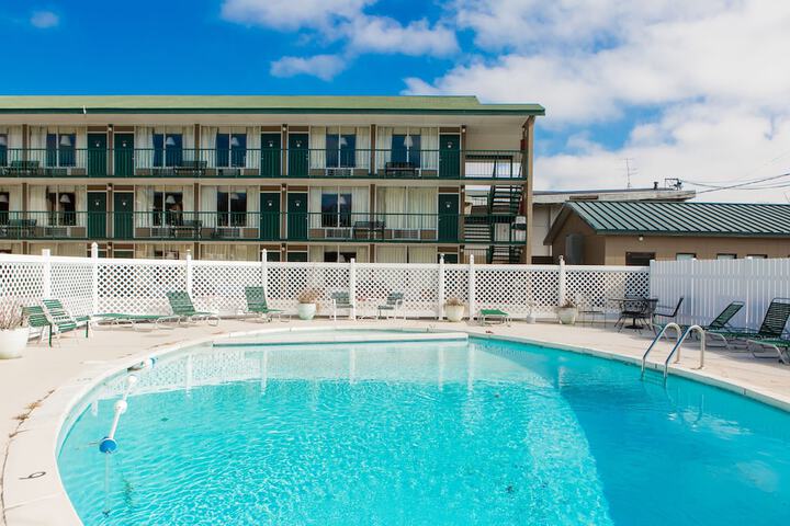 Pool 6 of 39