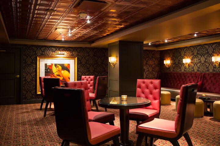 Lounge 112 of 134