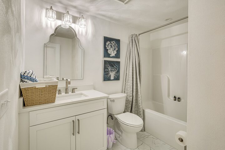 Walk to Mississippi River: Grafton Townhome!