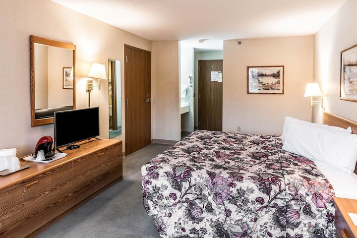 Room 10 of 42