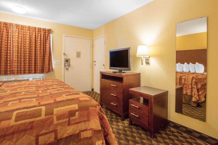 Room 33 of 36