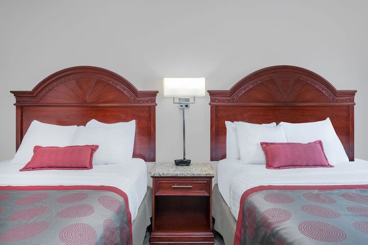 Room 11 of 32