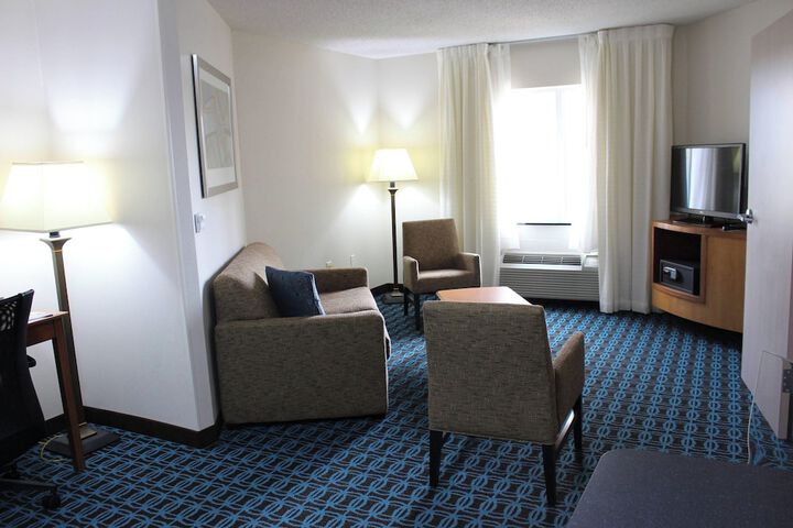 Room 35 of 104