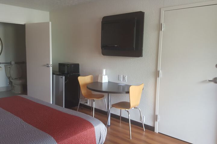 Room 60 of 82