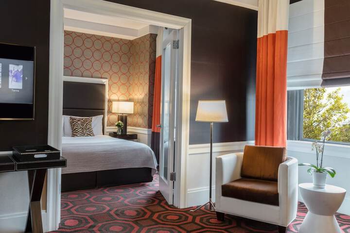 Room 40 of 72
