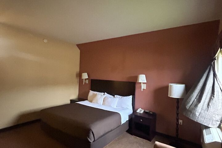 Room 28 of 37