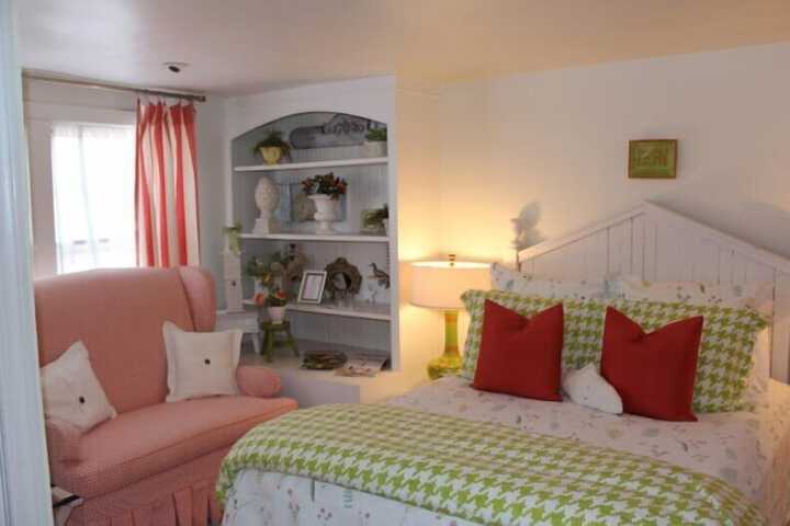Room 16 of 40