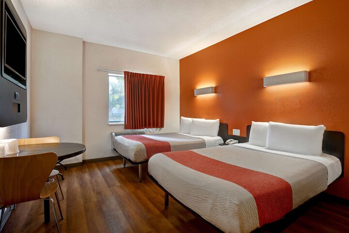 Room 31 of 34