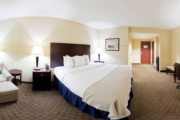 Room 17 of 49