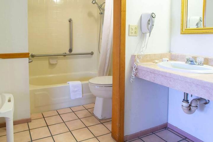 Room 14 of 15