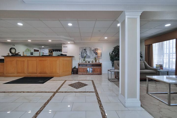 Red Lion Inn & Suites Auburn
