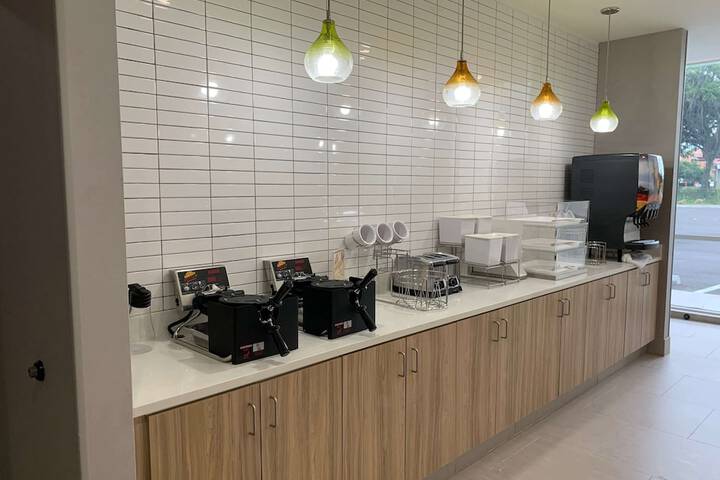 Breakfast/Coffee Service 18 of 20