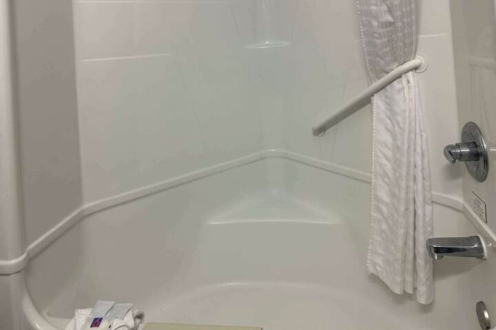 Room 12 of 15