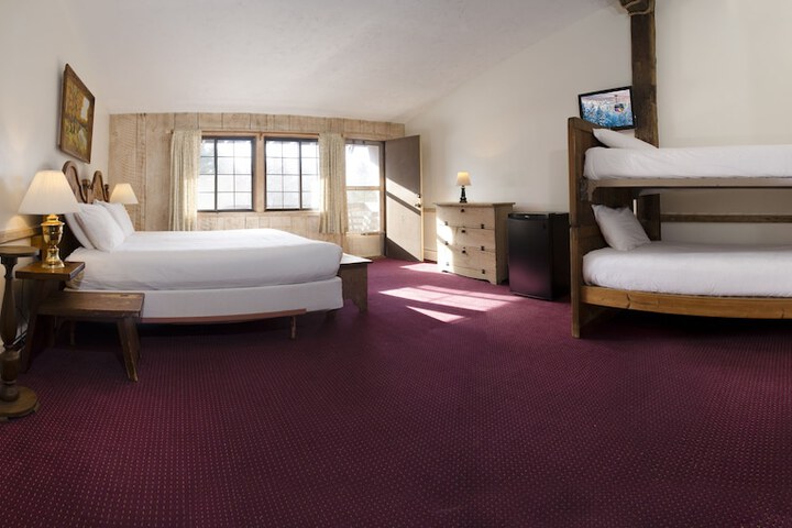 Summit Lodge