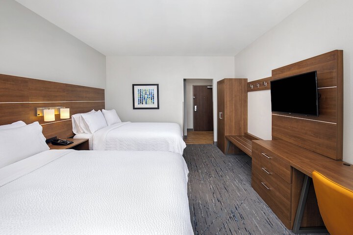 Holiday Inn Express & Suites Carrollton West by IHG