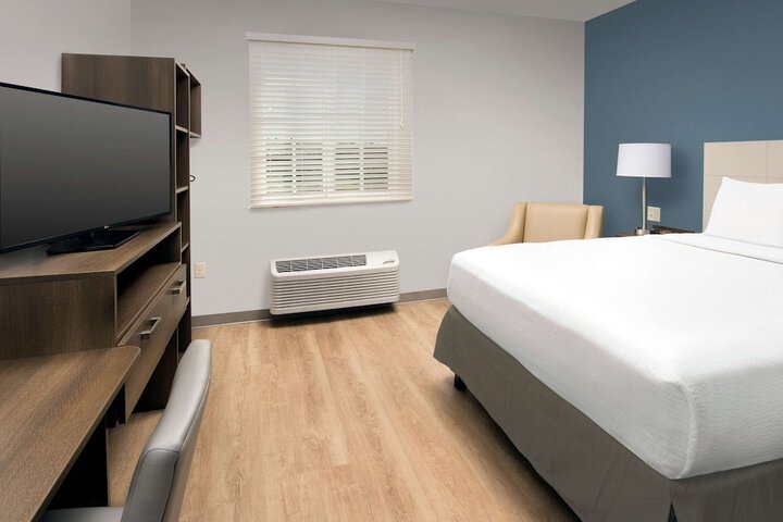 Room 32 of 34