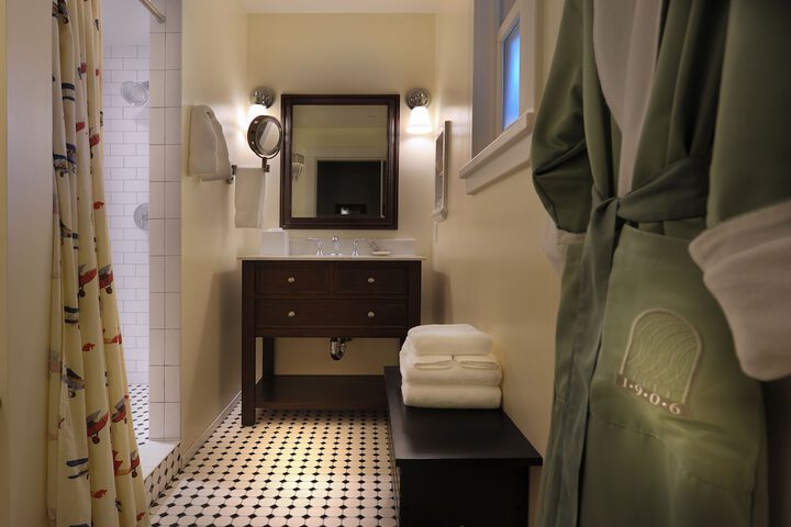 Room 14 of 125