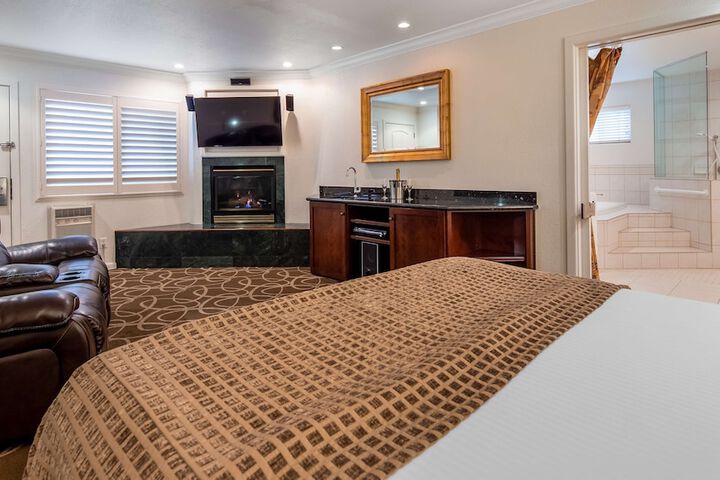 Best Western Plus Humboldt Bay Inn