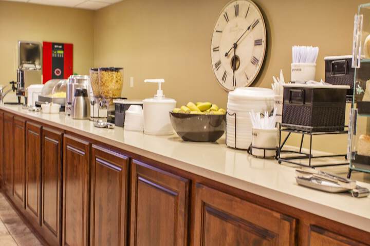 Breakfast/Coffee Service 30 of 32
