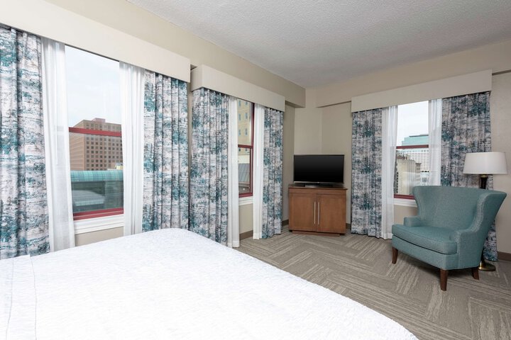 Room 12 of 62