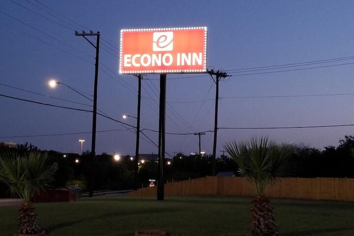 Hotel 2 of 25
