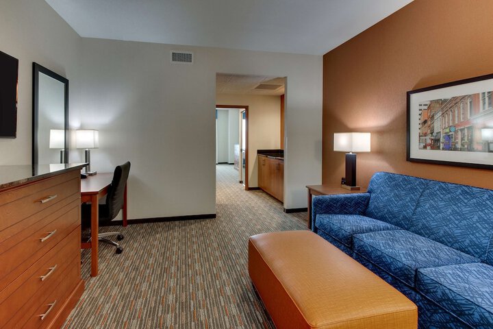 Room 16 of 68