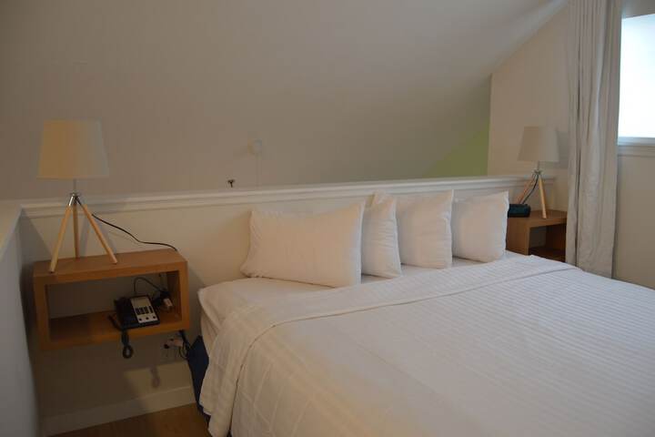 Room 16 of 45