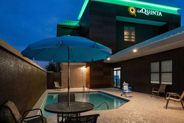 Pool 4 of 40