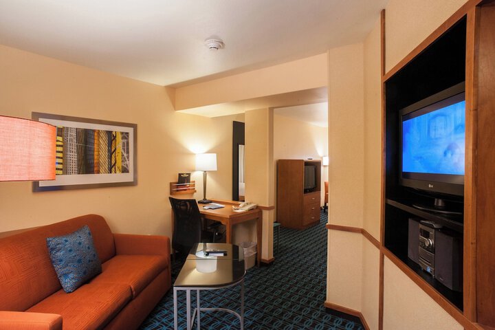 Room 7 of 18