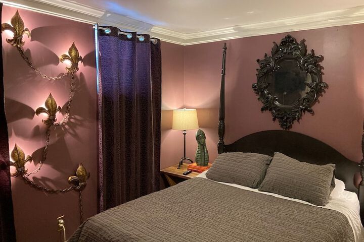 Room 31 of 102