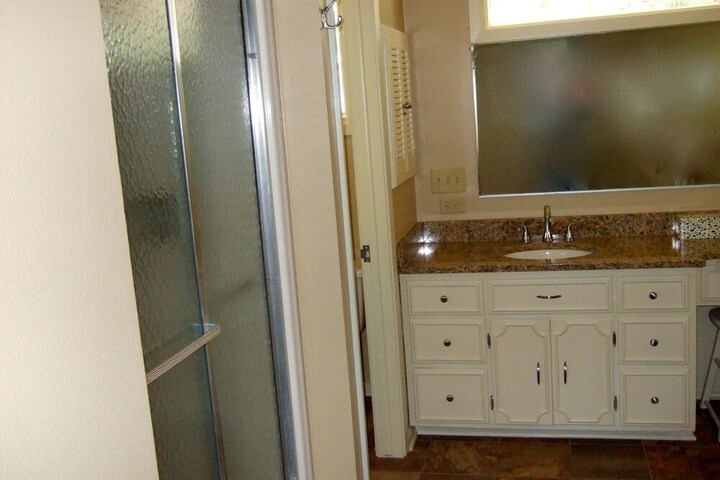 Room 15 of 37