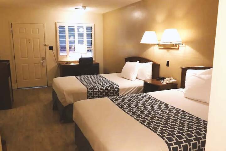 Room 17 of 34