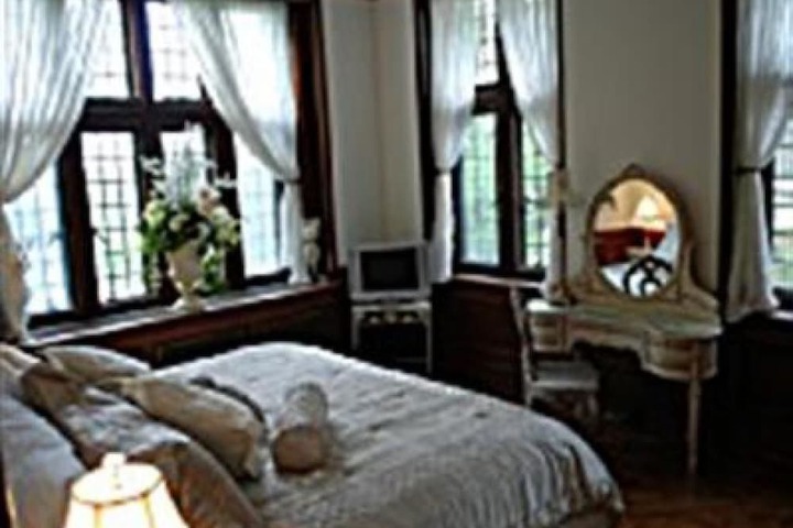 Room 20 of 98